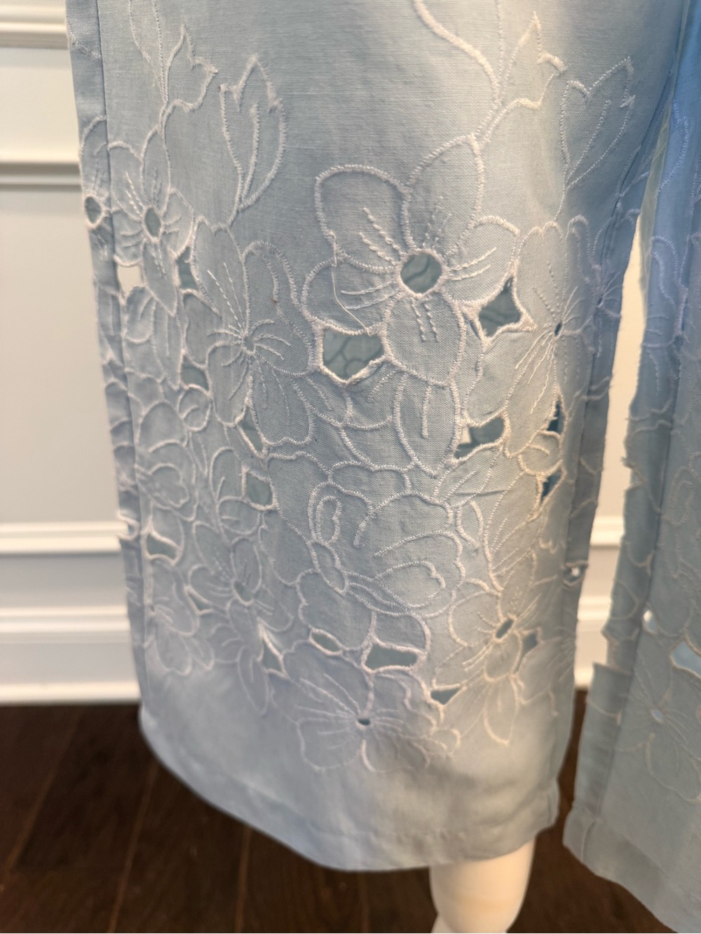 Talbots Petite Light Blue Eyelet Embroidered Linen Blend Crop Pants MP - Picture 4 of 13